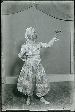 Johannes Poulsen in Aladdin 1919 (he directed and starred!)